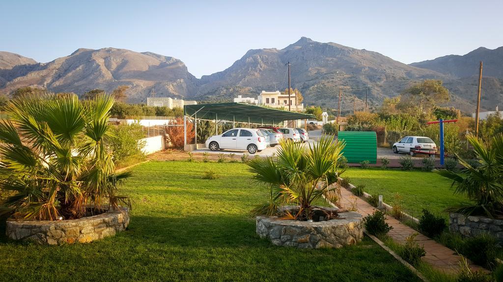 Kritamos Beach Apartments Frangocastelo Exterior photo